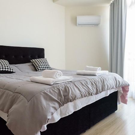 Zavos Marathon Beach Apartments Лімасол Екстер'єр фото