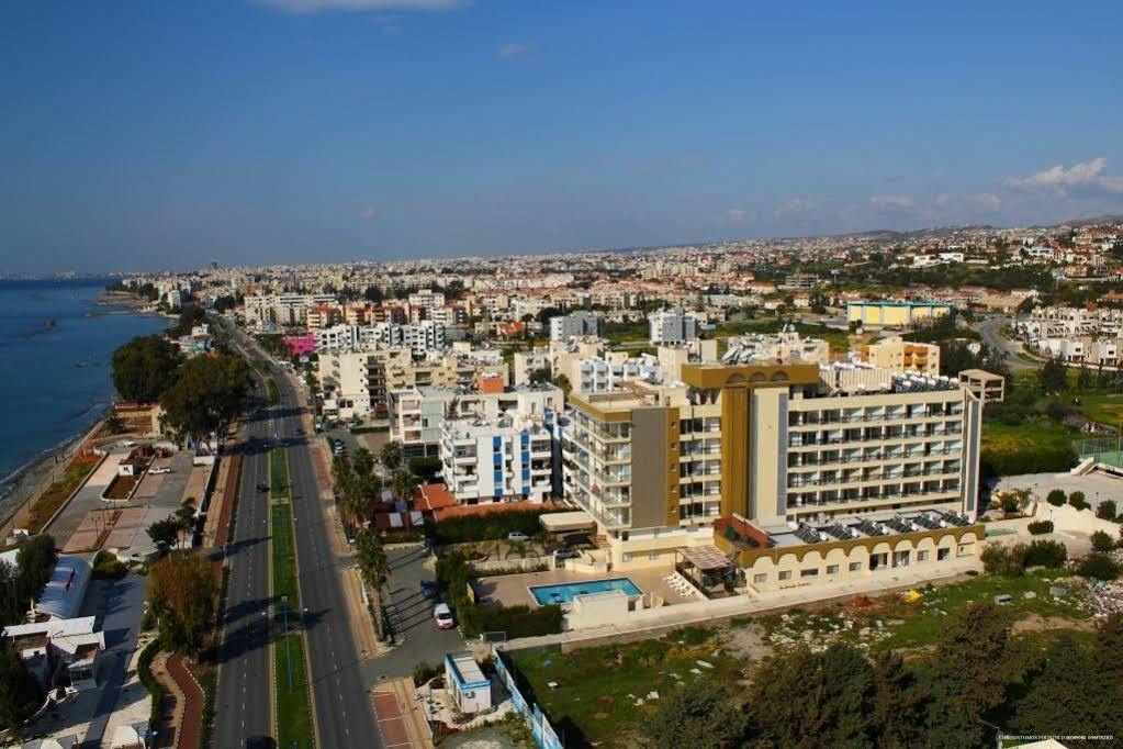 Zavos Marathon Beach Apartments Лімасол Екстер'єр фото