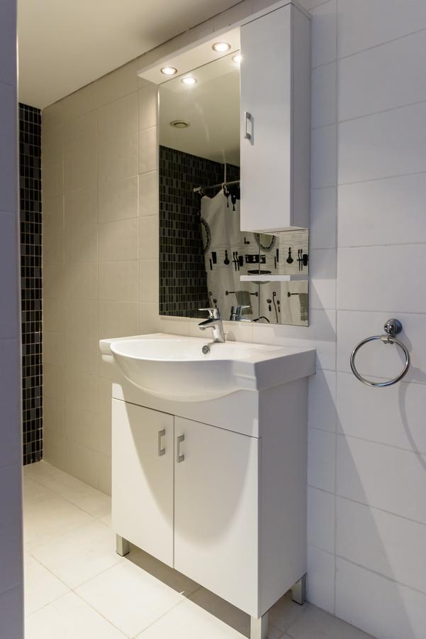 Zavos Marathon Beach Apartments Лімасол Екстер'єр фото