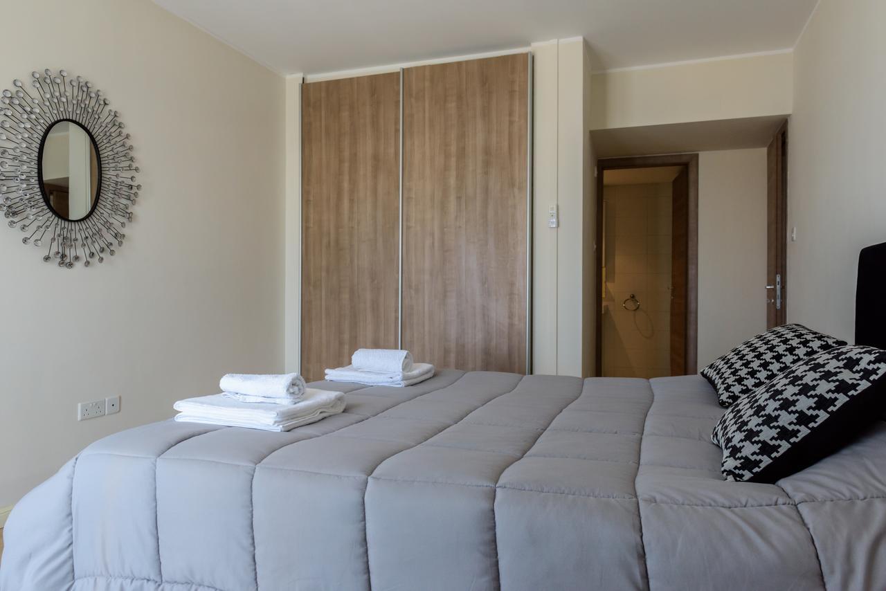 Zavos Marathon Beach Apartments Лімасол Екстер'єр фото