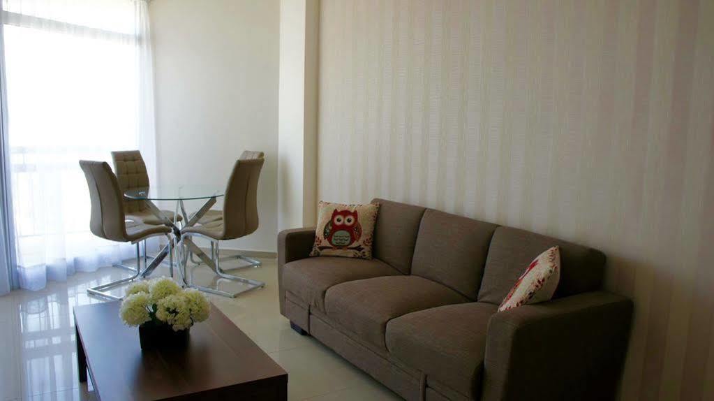 Zavos Marathon Beach Apartments Лімасол Екстер'єр фото