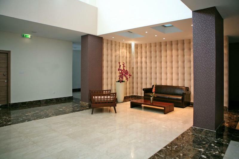 Zavos Marathon Beach Apartments Лімасол Екстер'єр фото