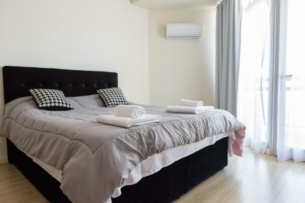 Zavos Marathon Beach Apartments Лімасол Екстер'єр фото